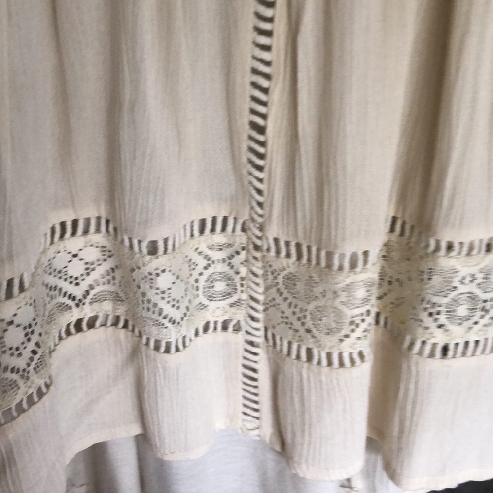 Gently worn Rue21 flowy top. Medium. Lace/crotchet design Ivory. - Picture 11 of 15